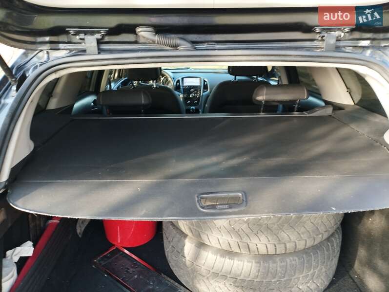 Універсал Opel Astra 2013 в Києві
