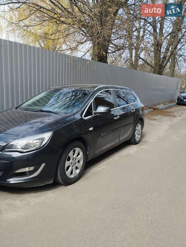 Універсал Opel Astra 2013 в Києві