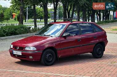 Хэтчбек Opel Astra 1992 в 