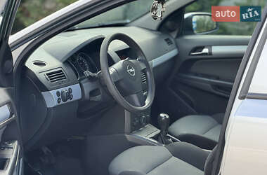 Универсал Opel Astra 2006 в 