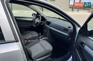 Универсал Opel Astra 2006 в 