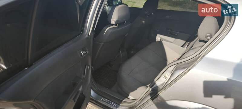 Хэтчбек Opel Astra 2007 в Киеве