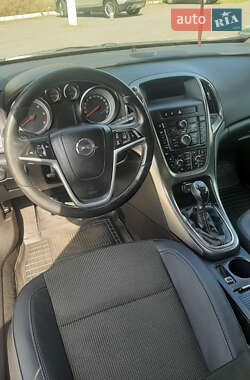 Универсал Opel Astra 2011 в 