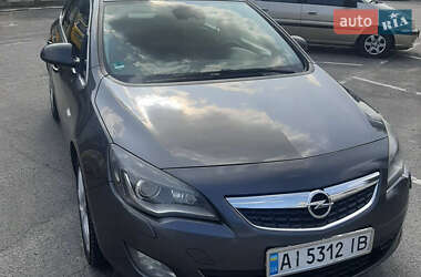 Opel Astra 2011 Opel Astra 2011