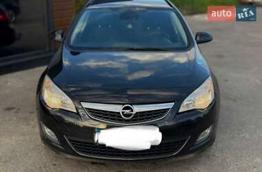 Opel Astra 2011