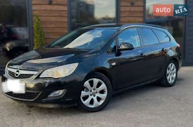 Универсал Opel Astra 2011 в 