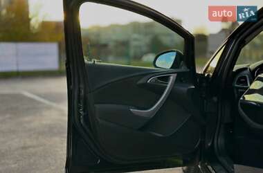 Универсал Opel Astra 2011 в 