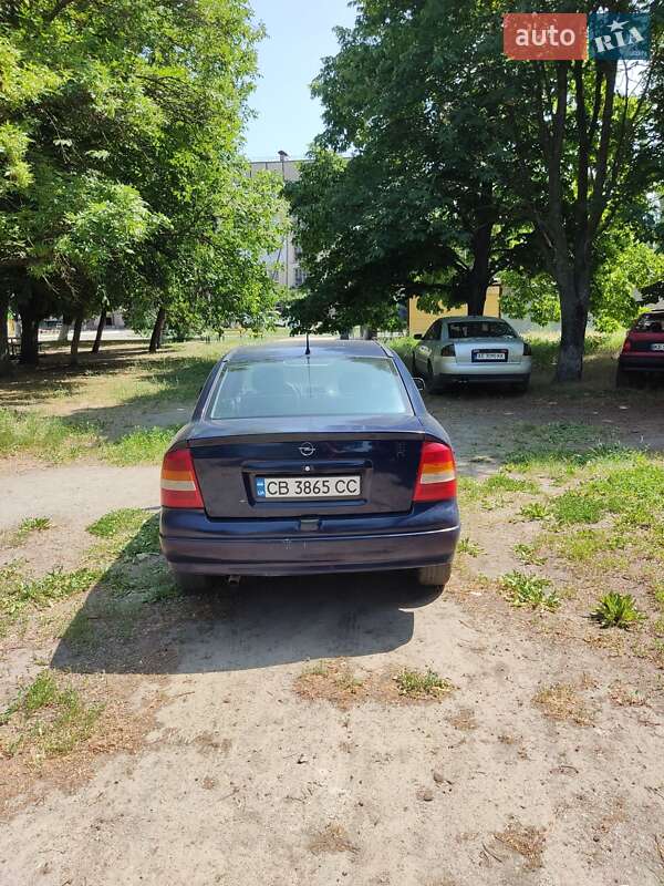 Седан Opel Astra 2006 в Кривом Роге