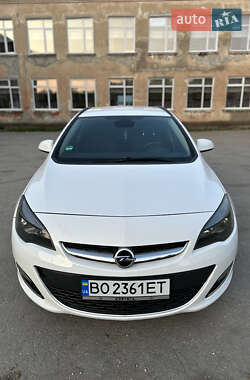 Універсал Opel Astra 2013 в Хоросткові