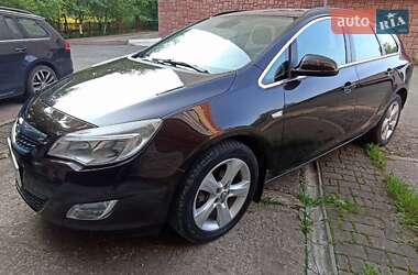 Универсал Opel Astra 2012 в Чорткове