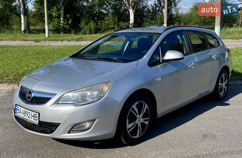 Універсал Opel Astra 2011 в Кривому Розі