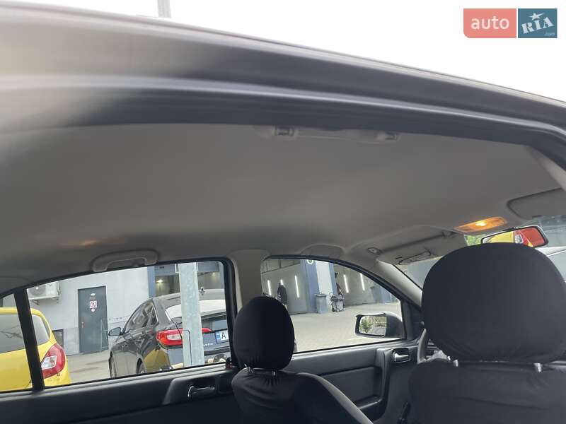 Седан Opel Astra 2008 в Великому Березному