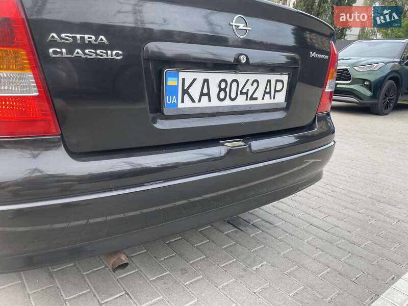 Седан Opel Astra 2008 в Великому Березному