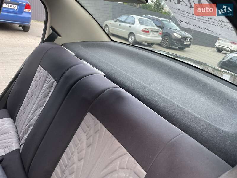 Седан Opel Astra 2008 в Великому Березному