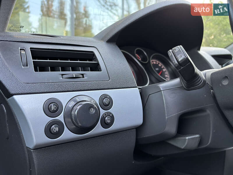 Универсал Opel Astra 2005 в Хмельницком