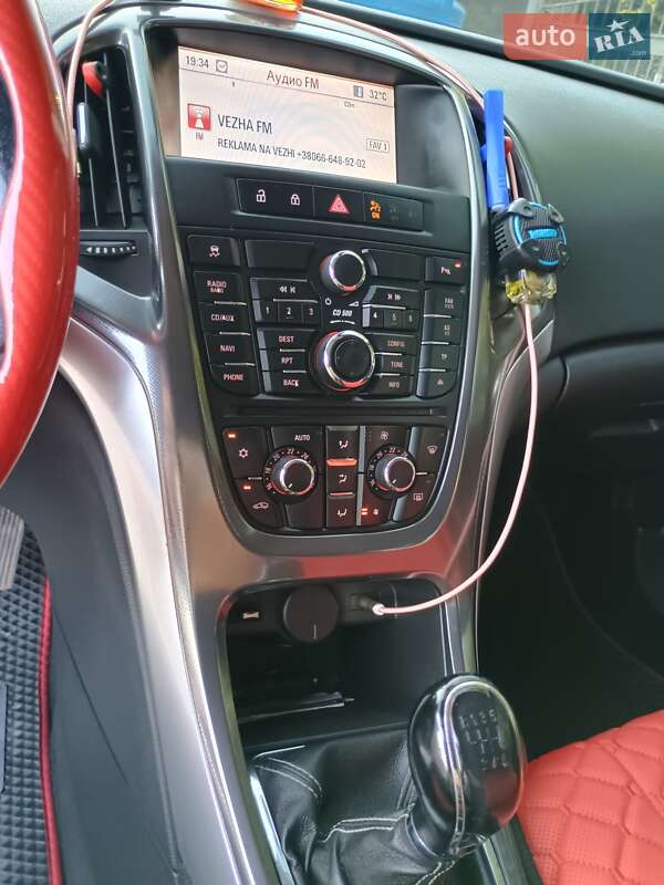 Універсал Opel Astra 2011 в Бурштині