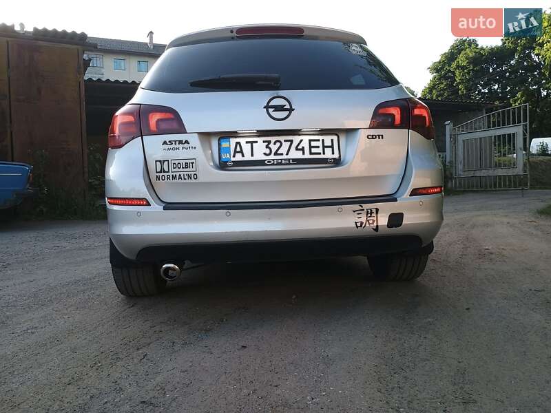 Універсал Opel Astra 2011 в Бурштині