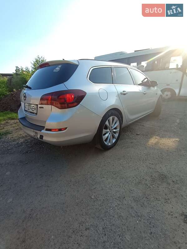 Універсал Opel Astra 2011 в Бурштині