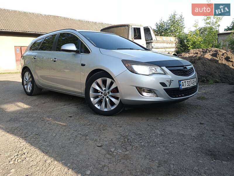 Універсал Opel Astra 2011 в Бурштині