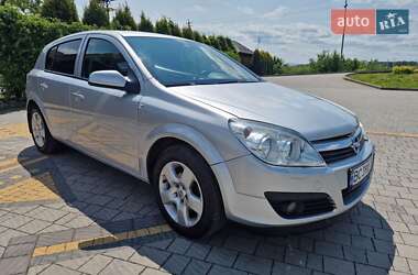 Хетчбек Opel Astra 2014 в 