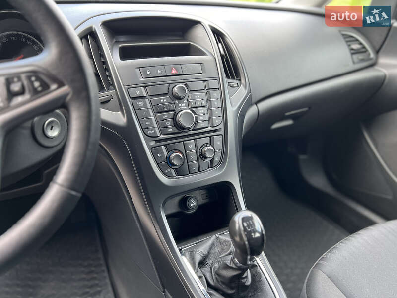 Хэтчбек Opel Astra 2011 в Малине