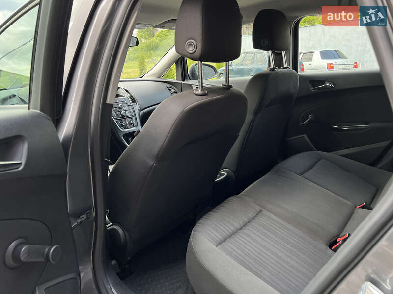 Хэтчбек Opel Astra 2011 в Малине