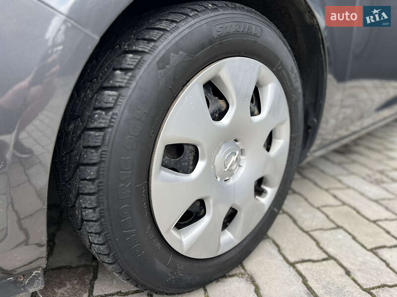 Хэтчбек Opel Astra 2011 в Малине