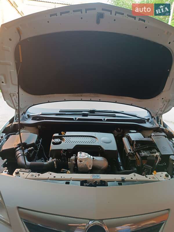 Універсал Opel Astra 2011 в Полтаві