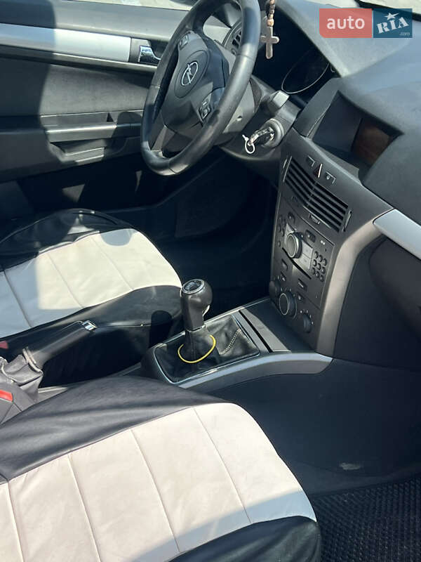 Хэтчбек Opel Astra 2006 в Ивано-Франковске