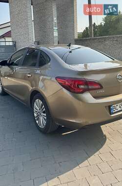 Седан Opel Astra 2012 в 