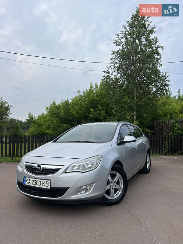 Opel Astra 2012