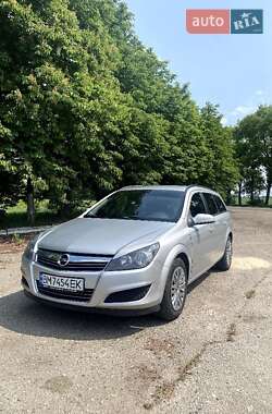 Универсал Opel Astra 2010 в Липовой Долине