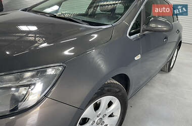 Универсал Opel Astra 2015 в 