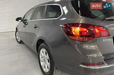 Универсал Opel Astra 2015 в 