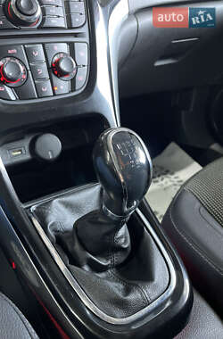 Универсал Opel Astra 2015 в 