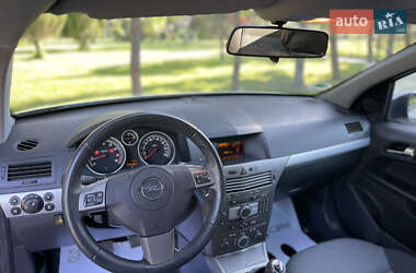 Универсал Opel Astra 2006 в 