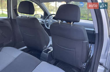 Универсал Opel Astra 2006 в 