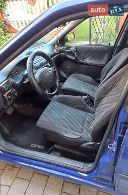 Универсал Opel Astra 1996 в 