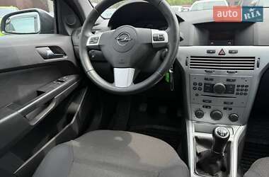 Хэтчбек Opel Astra 2009 в 