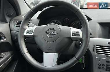 Хэтчбек Opel Astra 2009 в 