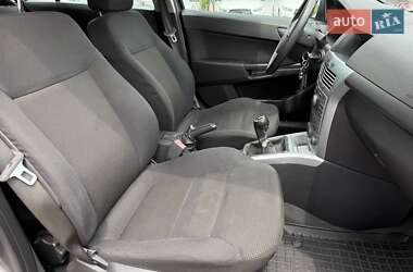 Хэтчбек Opel Astra 2009 в 
