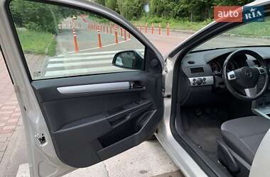 Универсал Opel Astra 2009 в 