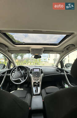 Универсал Opel Astra 2011 в 