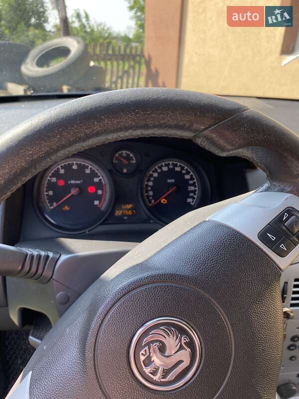 Универсал Opel Astra 2010 в Хмельницком