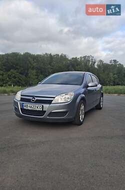 Хэтчбек Opel Astra 2004 в Дунаевцах