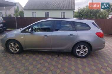 Универсал Opel Astra 2011 в 