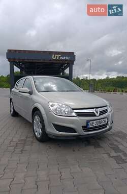 Хэтчбек Opel Astra 2007 в Желтых Водах