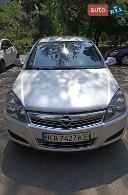 Универсал Opel Astra 2010 в Киеве