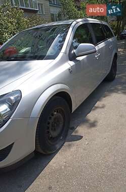 Универсал Opel Astra 2010 в 