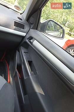 Универсал Opel Astra 2010 в 
